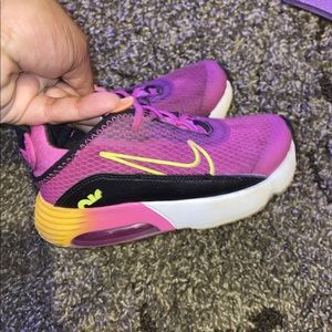 Barely worn. Great condition AirMax